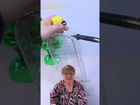 Simple Bottle Life Hack &ndash; DIY Watering Can!