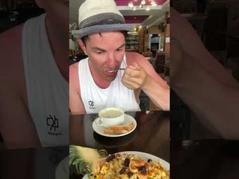 Thai Vlog: Street Walk & 7-Eleven Food Finds
